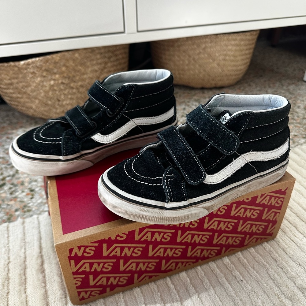 Kids Old Skool velcro straps leather high top sneakers